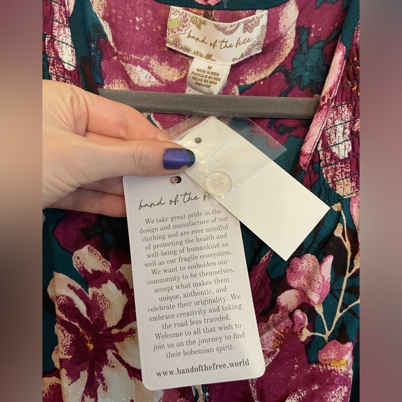 NWT Band of the Free wrap dress in floral pine plum - Picture 2 of 4